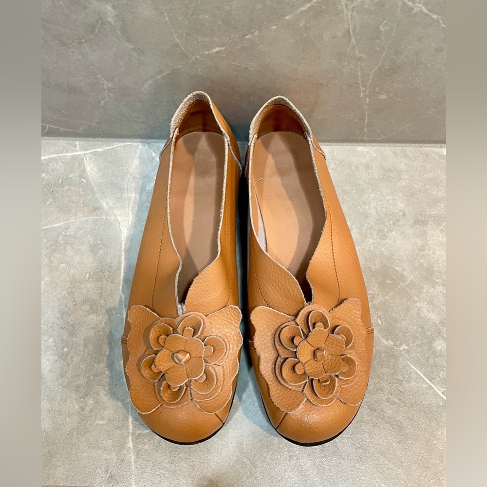 Anyuete Slip on Floral Loafers Tan Women's Shoes - Picture 2 of 6